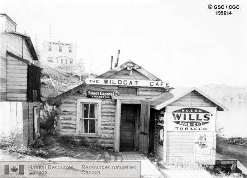 Photo 199614 : Wildcat café Yellowknife, vers 1945