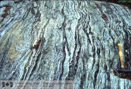 Photo 2002-416JJ : Zone de cisaillement dans de la jotunite