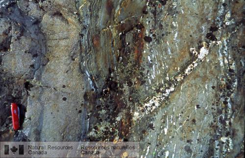 Photo 2002-416K : Formation ferrifère silicatée dans une zone à sillimanite