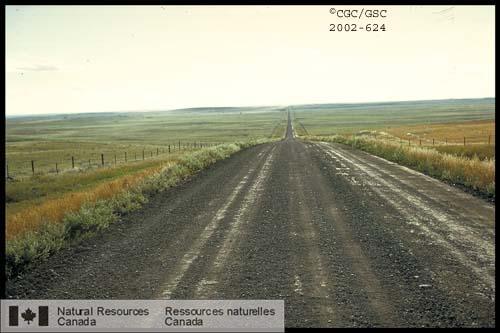 Photo 2002-624 : Route de terre, à lest de Maple Creek (Saskatchewan)