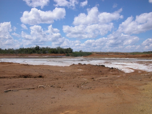 Photo 2011-075 : Representative ground truth photographs of the tailings class in the Sudbury study area. Tailings pond area