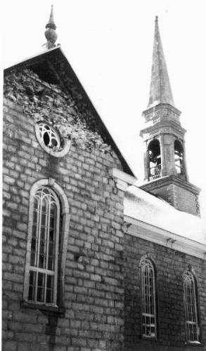 Photo 2012-079: Damage sustained by the Rivière-Ouelle church during the Charlevoix earthquake of March 1, 1925 - Hodgson (1950) and Bruneau and Lamontagne (2008)  ...