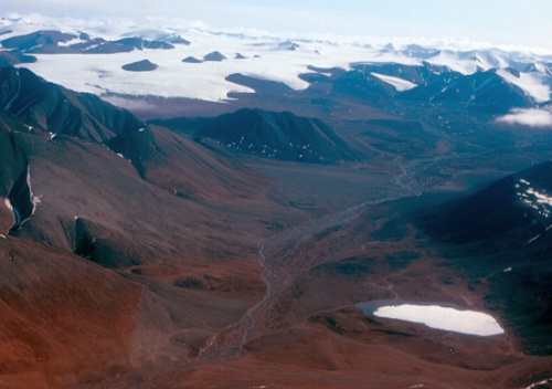 Photo 2013-085 : Glacial sediments in valley, Marvin Peninsula