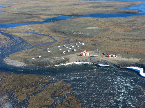 Photo 2014-239 : A geologists field camp on Barrow River, Melville Peninsula, Nunavut