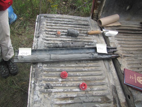 Photo 2020-660 : Split-spoon core sample from the stratigraphic borehole interval 47.5-49.5 ft