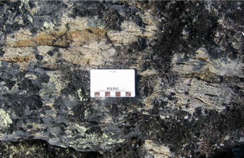 Photo 2020-884 : 5I. Polymict conglomerate at the interface between the Ps1 quartzite and the first Ps3 basalt infold west of geochronology locality 40 (Fig. 6). The  ...