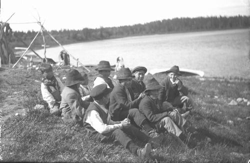 Photo 34915 : A Group Of Boys At Waswanipi Post