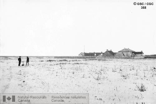 Photo 355 : Fort Ellice, poste de la Compagnie de la Baie d'Hudson; sur la rivière Assiniboine à environ 5 milles en aval de l'embouchure de la rivière  ...