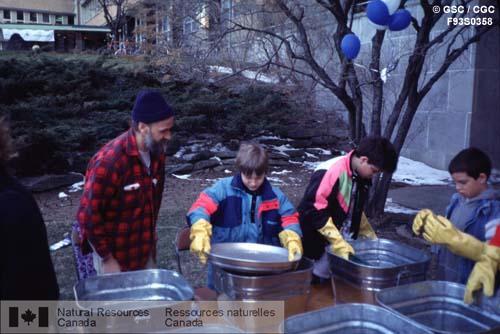 Photo F93S0358 : Événements destinés aux étudiants pendant la journée Portes ouvertes 1992