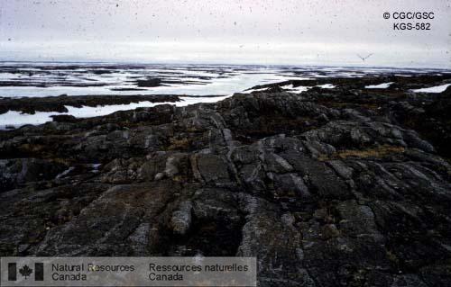 Photo KGS-582 : Paragneiss granitique près du lac Peter